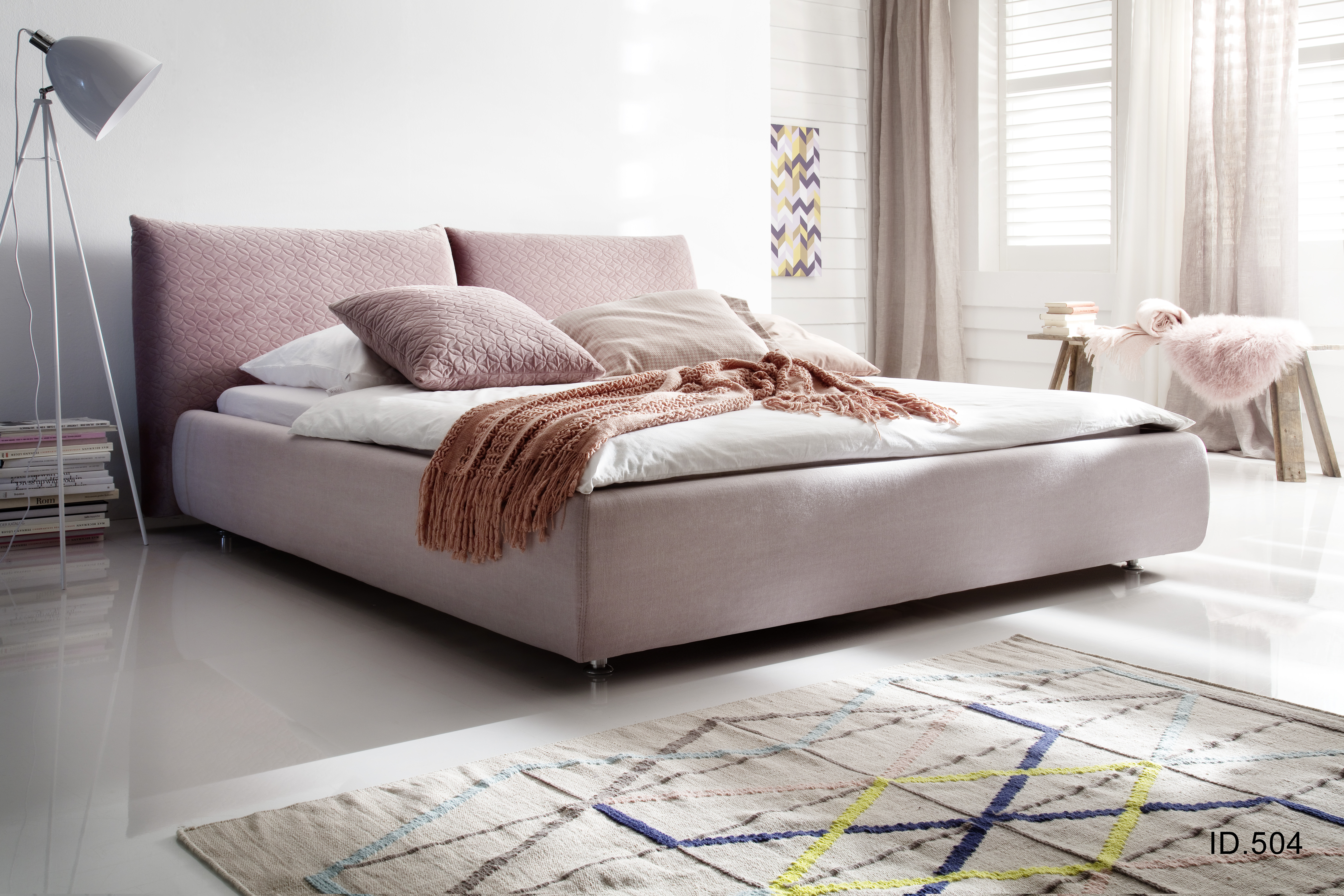 Hanover bed, Silver velvet fabric