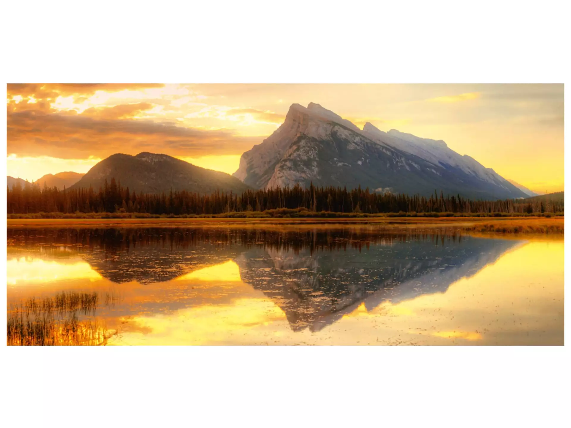 Digitaldruck auf Acrylglas Wunderschöner Seeblick mit Bergen image LAND / Grösse: 140 x 66 cm