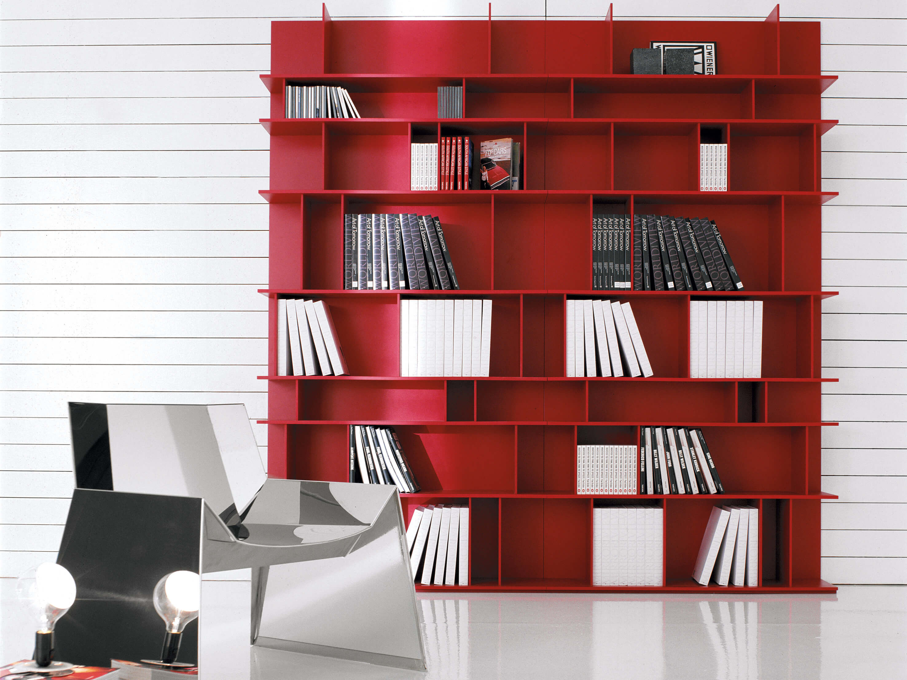 Regal Wally Cattelan / Farbe: Weiss