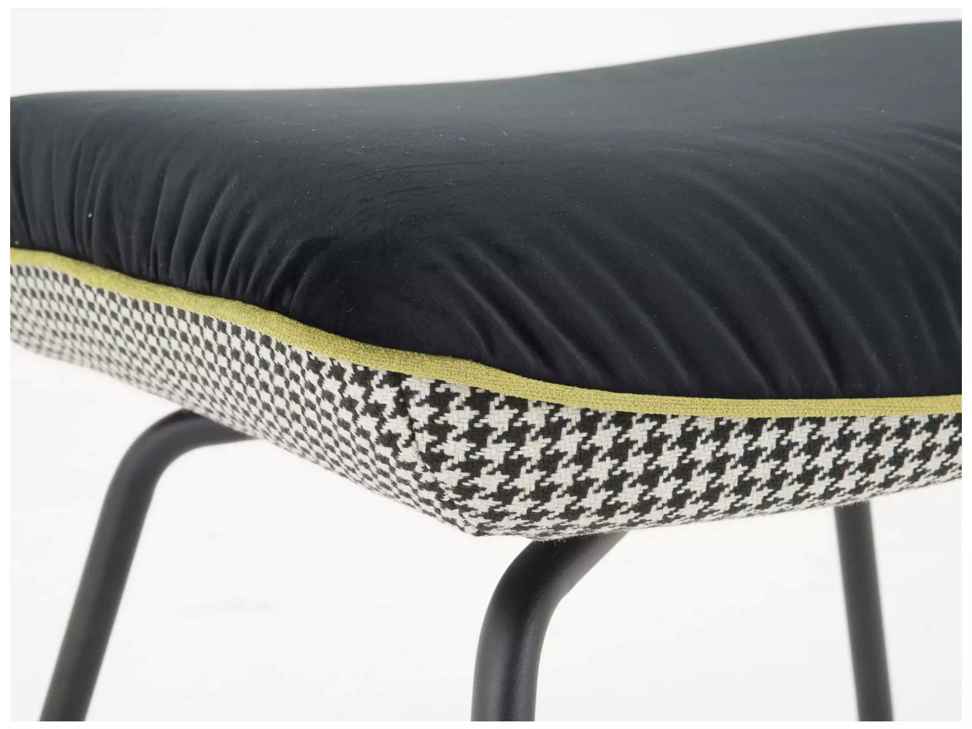 Hocker Mixable Candy / Farbe: Black / Bezugsmaterial: Stoff