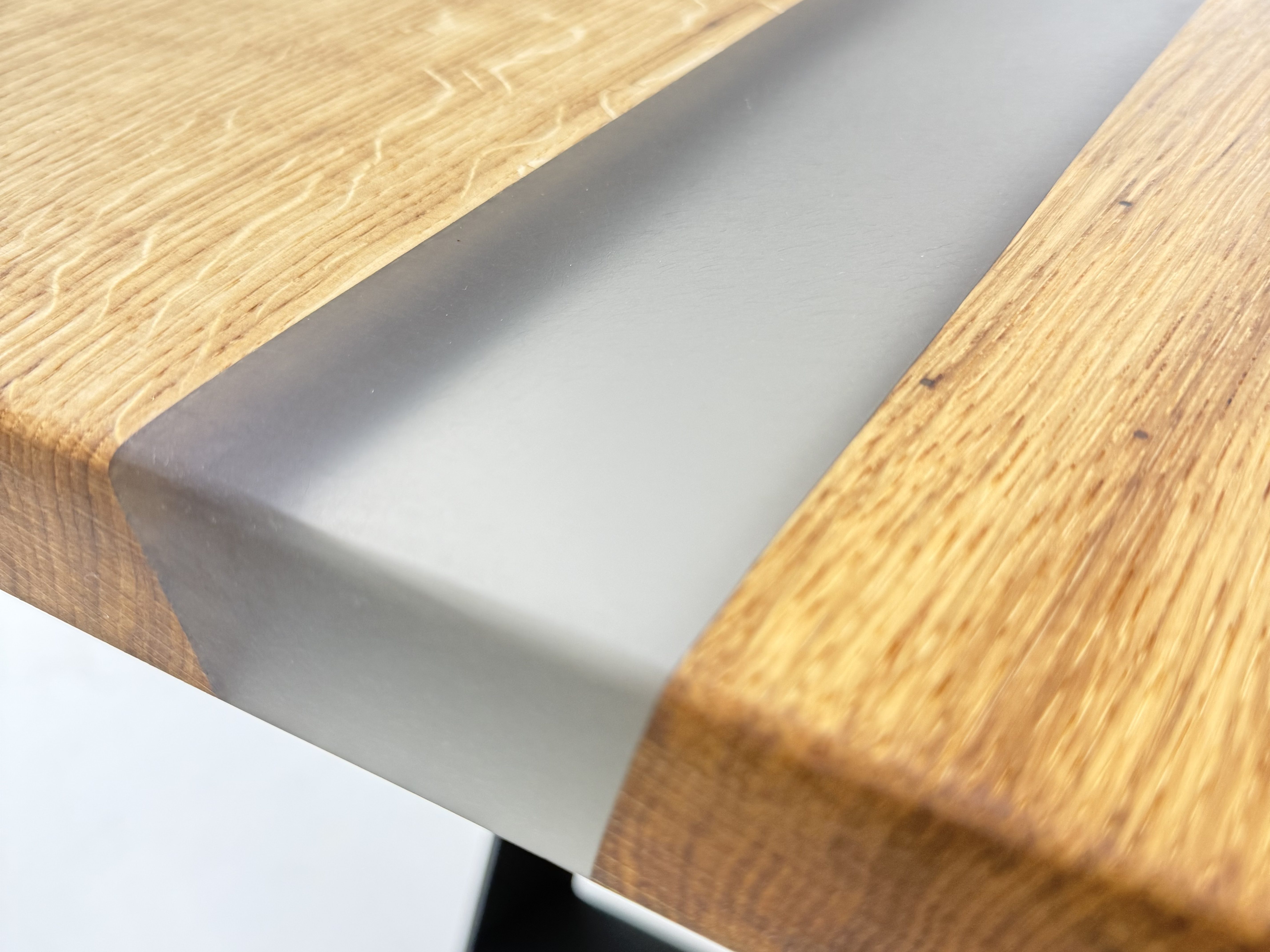 Rivercraft Wimmer dining table