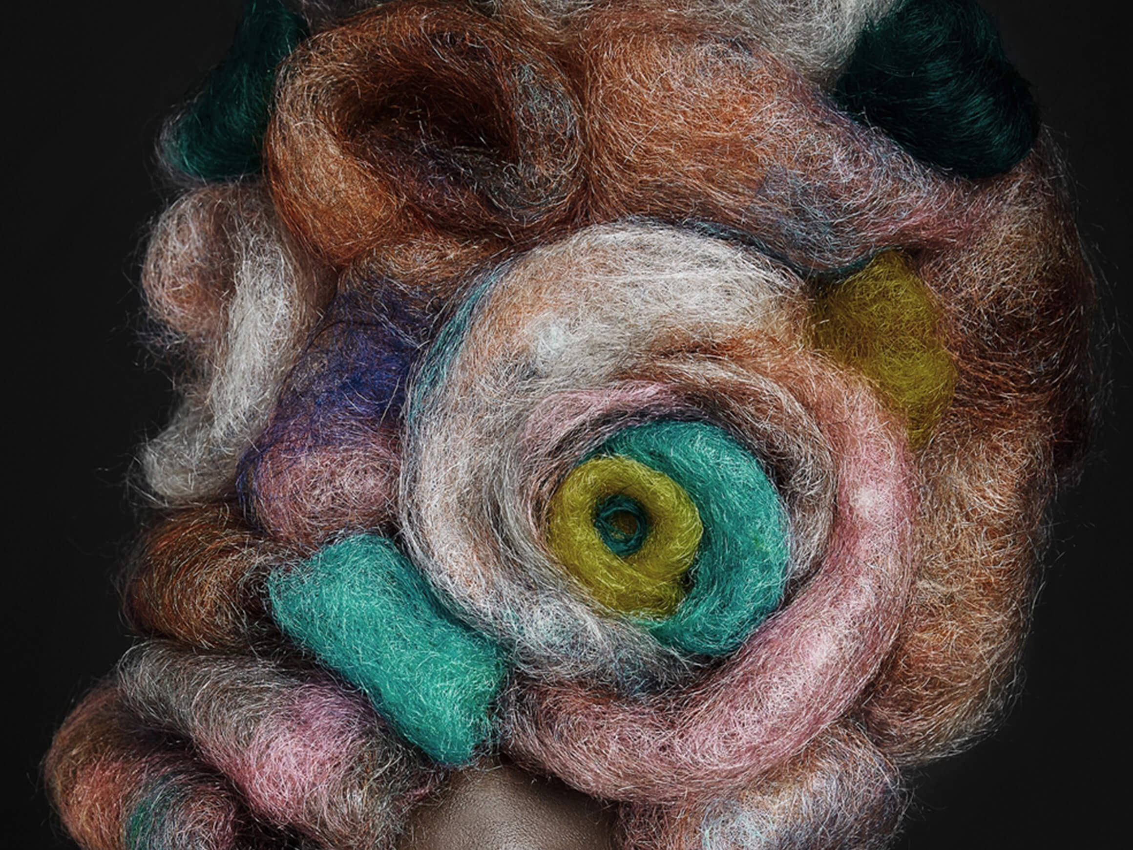 Digitaldruck auf Glas Dunkle Schönheit mit Filz-Turban image LAND