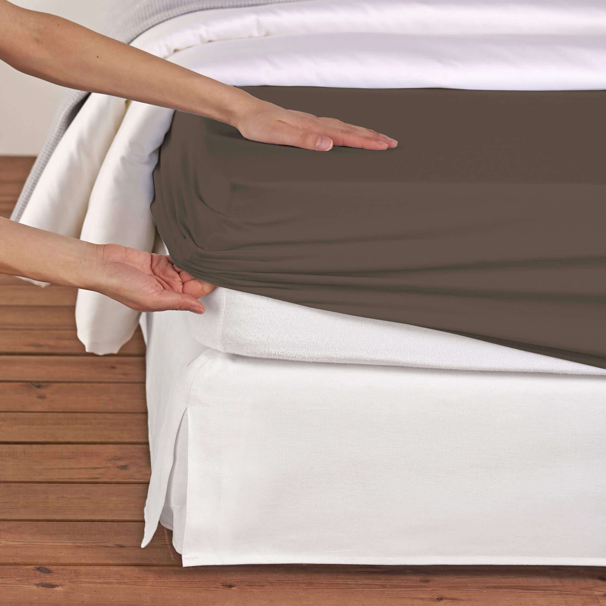 Fitted sheet jersey ash brown, 200x90 cm, height: 12 cm
