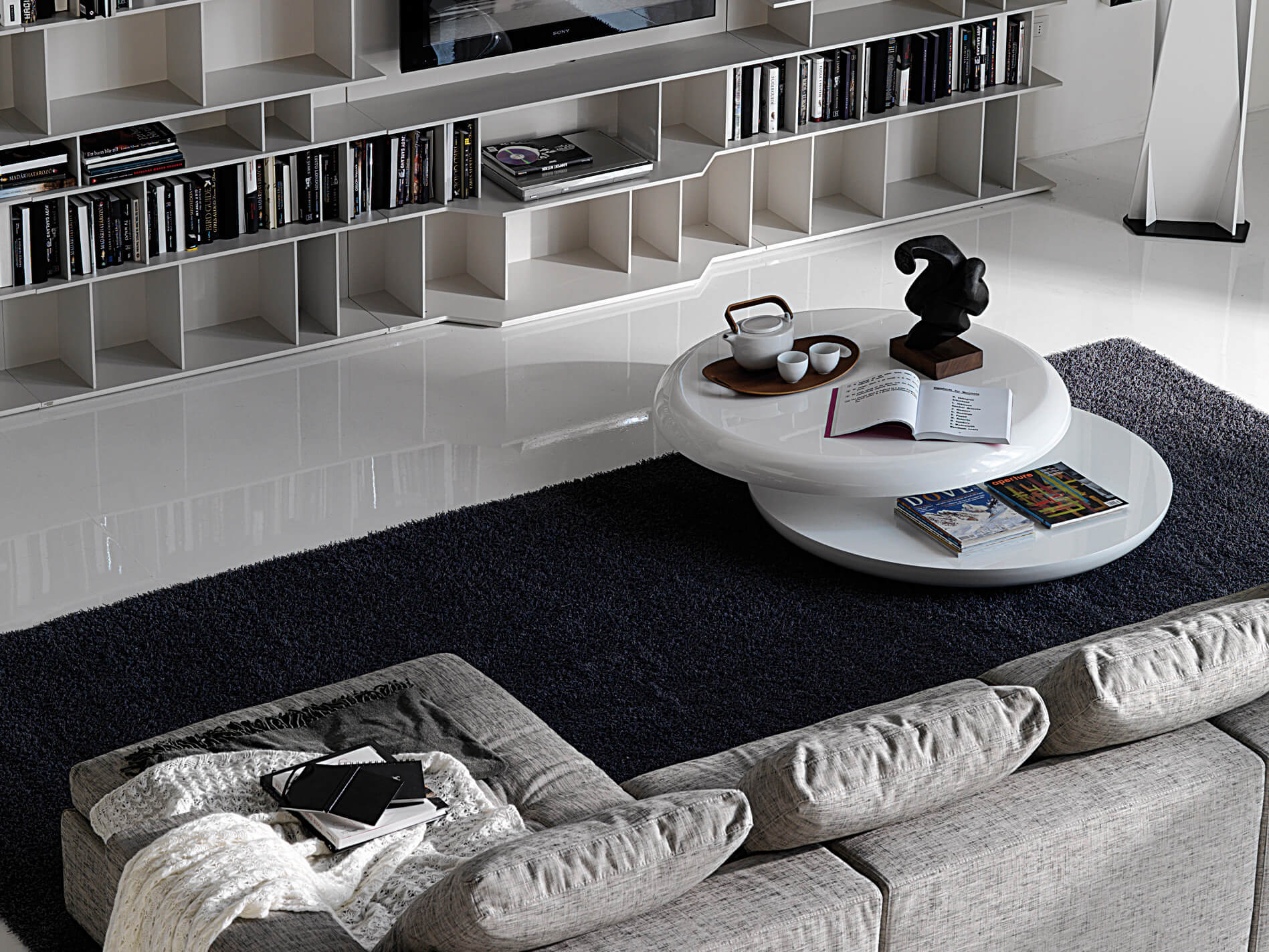 Regal Wally Cattelan / Farbe: Weiss