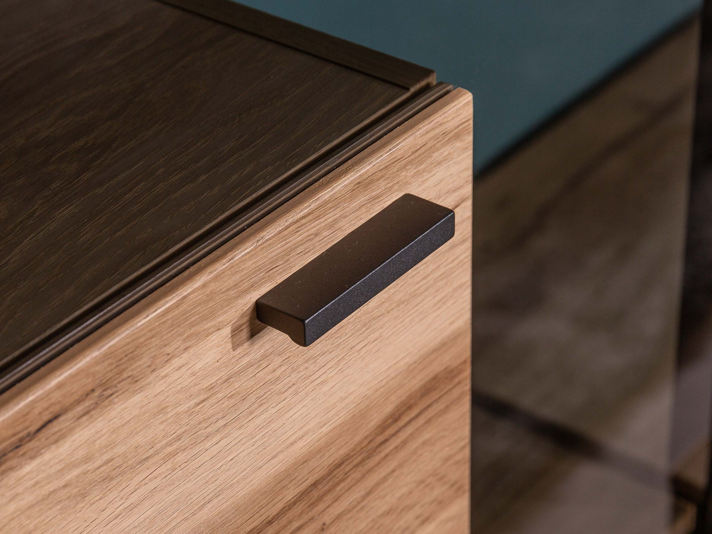 Vitrine links Andra Venjakob/ Masse (BxT) :62,00x43,00 cm