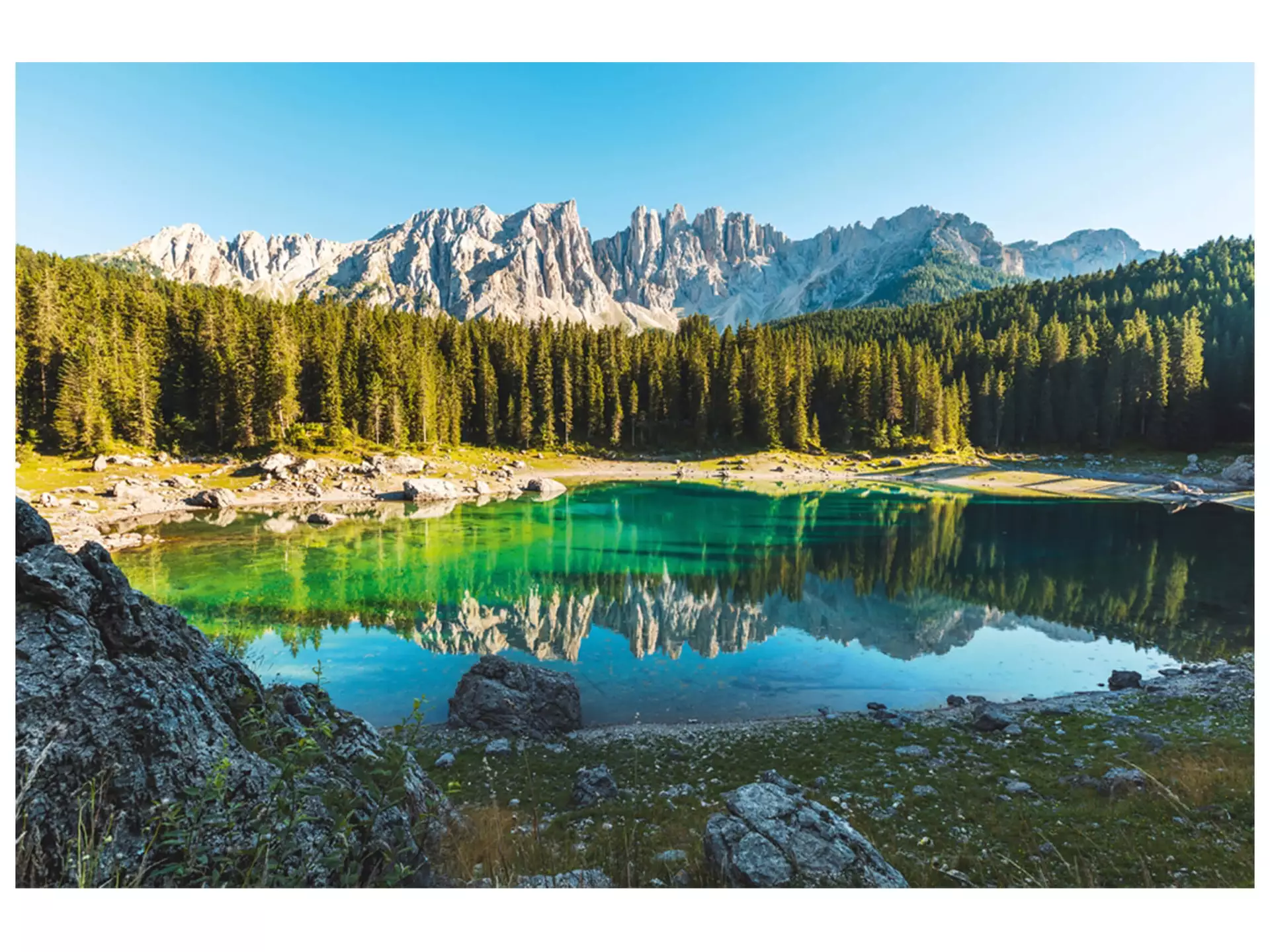Digitaldruck auf Acrylglas Idyllischer Bergsee image LAND / Grösse: 120 x 80 cm