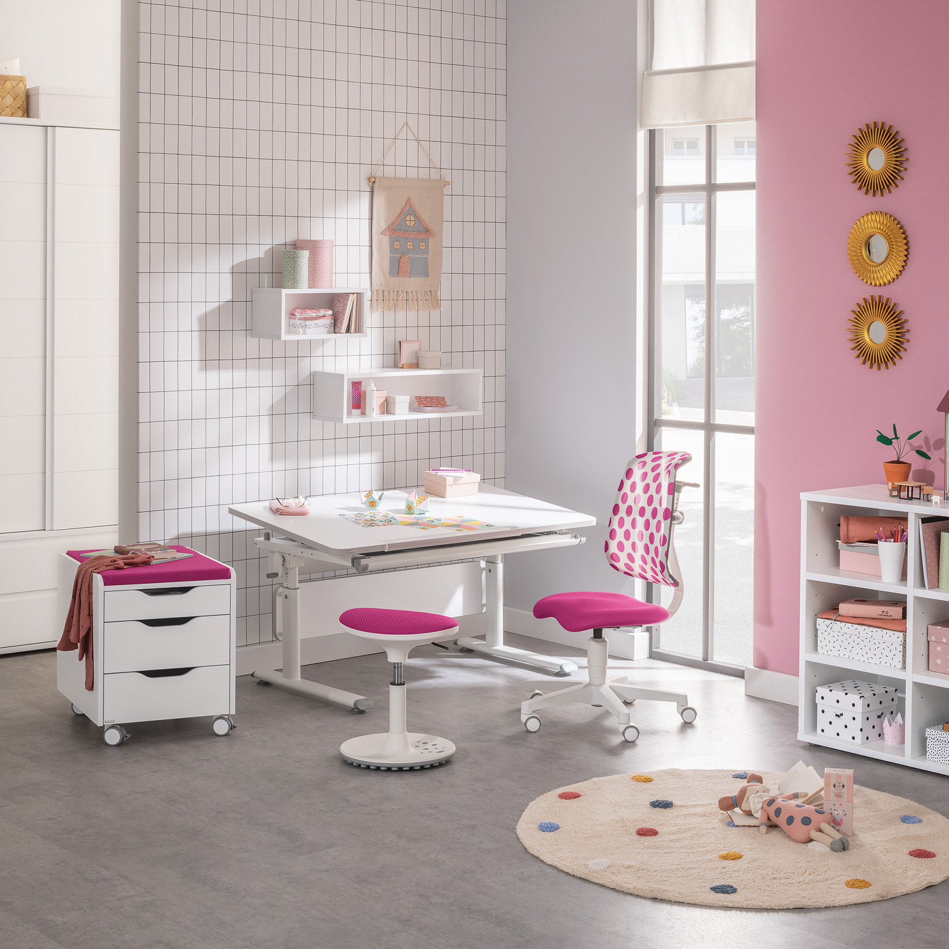 Sino 2 desk chair by Paidi / Colour: Blackberry / Dimensions: 54 x 53 cm