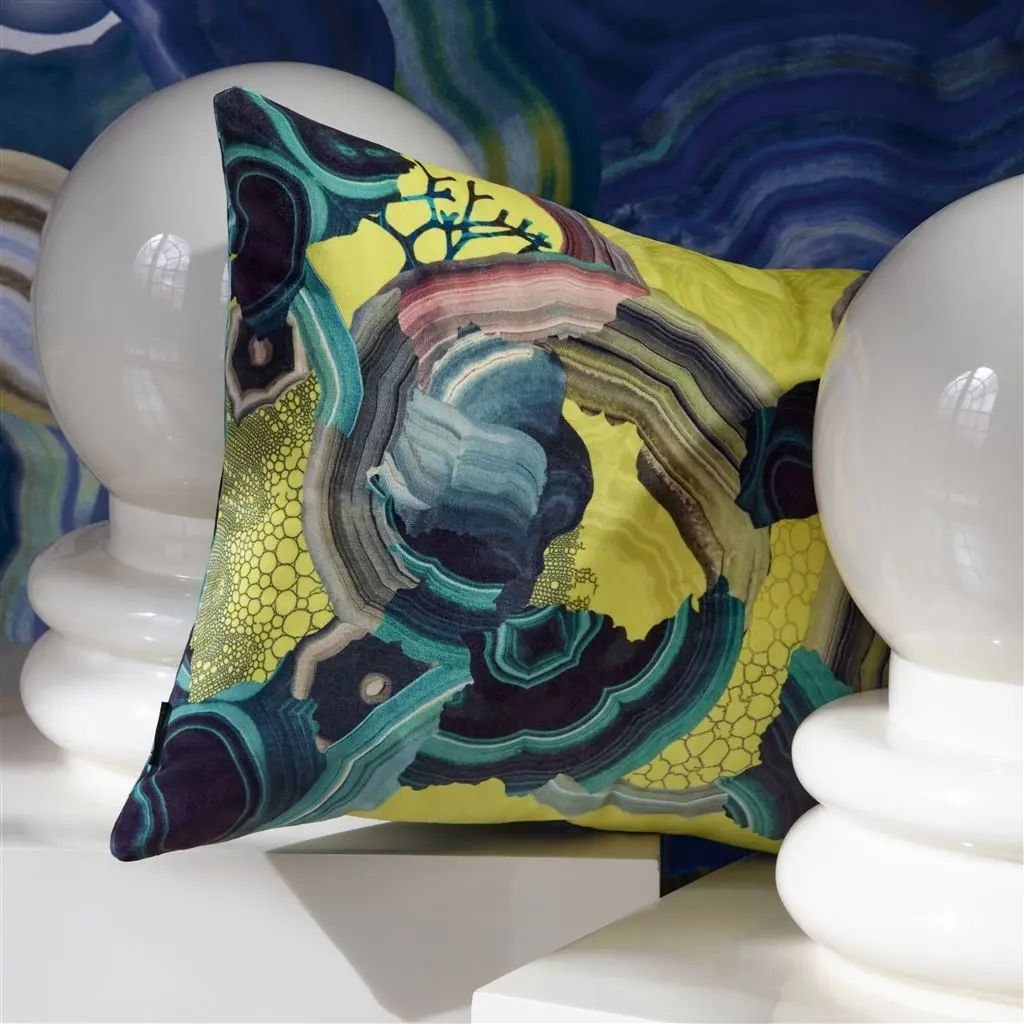 Kissen Precious - Iris Designers Guild / Farbe: Mehrfarbig von Christian Lacroix