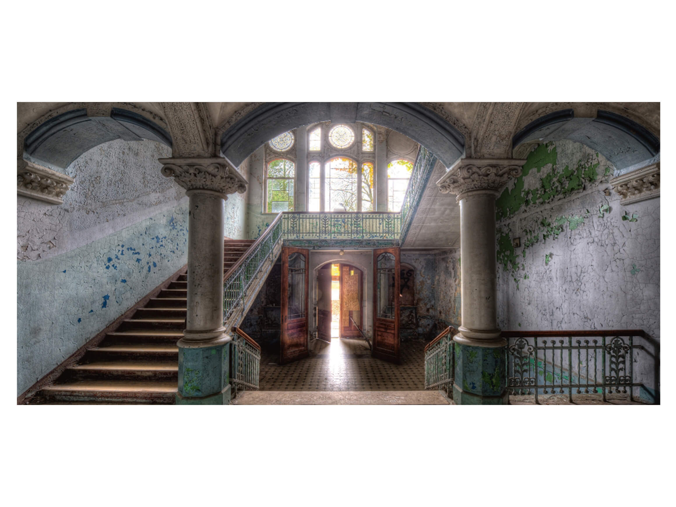 Digitaldruck auf Acrylglas Lost Place Treppenhaus 3 image LAND / Grösse: 140 x 66 cm