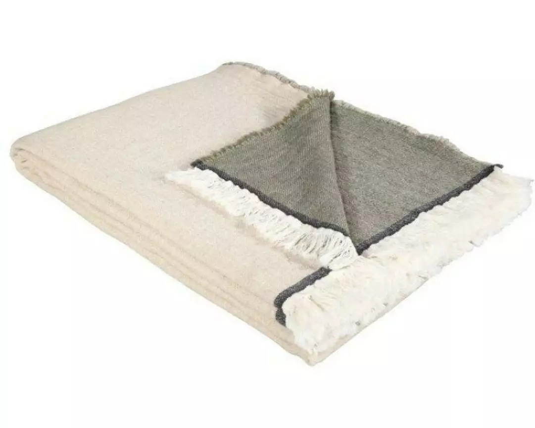 Plaid Lily 140x200 cm Eskitex AG / Farbe: Pistache/senf