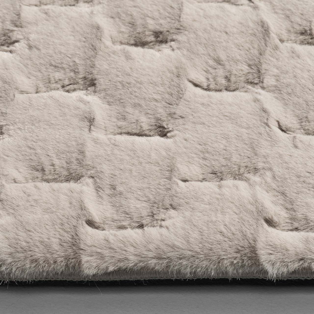 Fluffy Cube Cappuccino rug image LAND