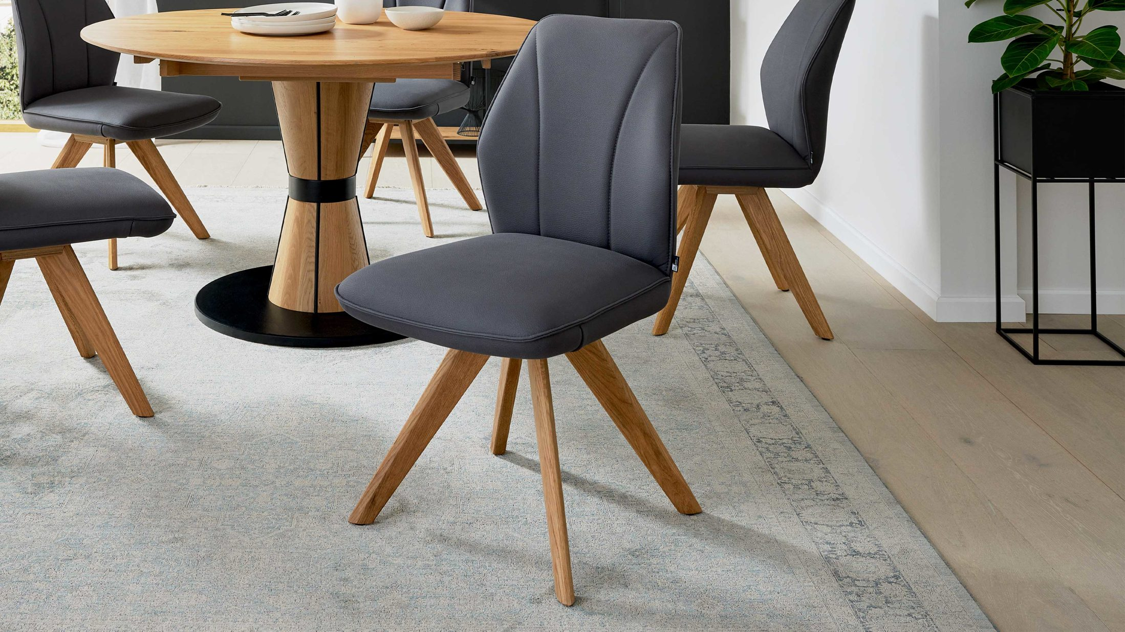 Belgrade shell chair from Interliving