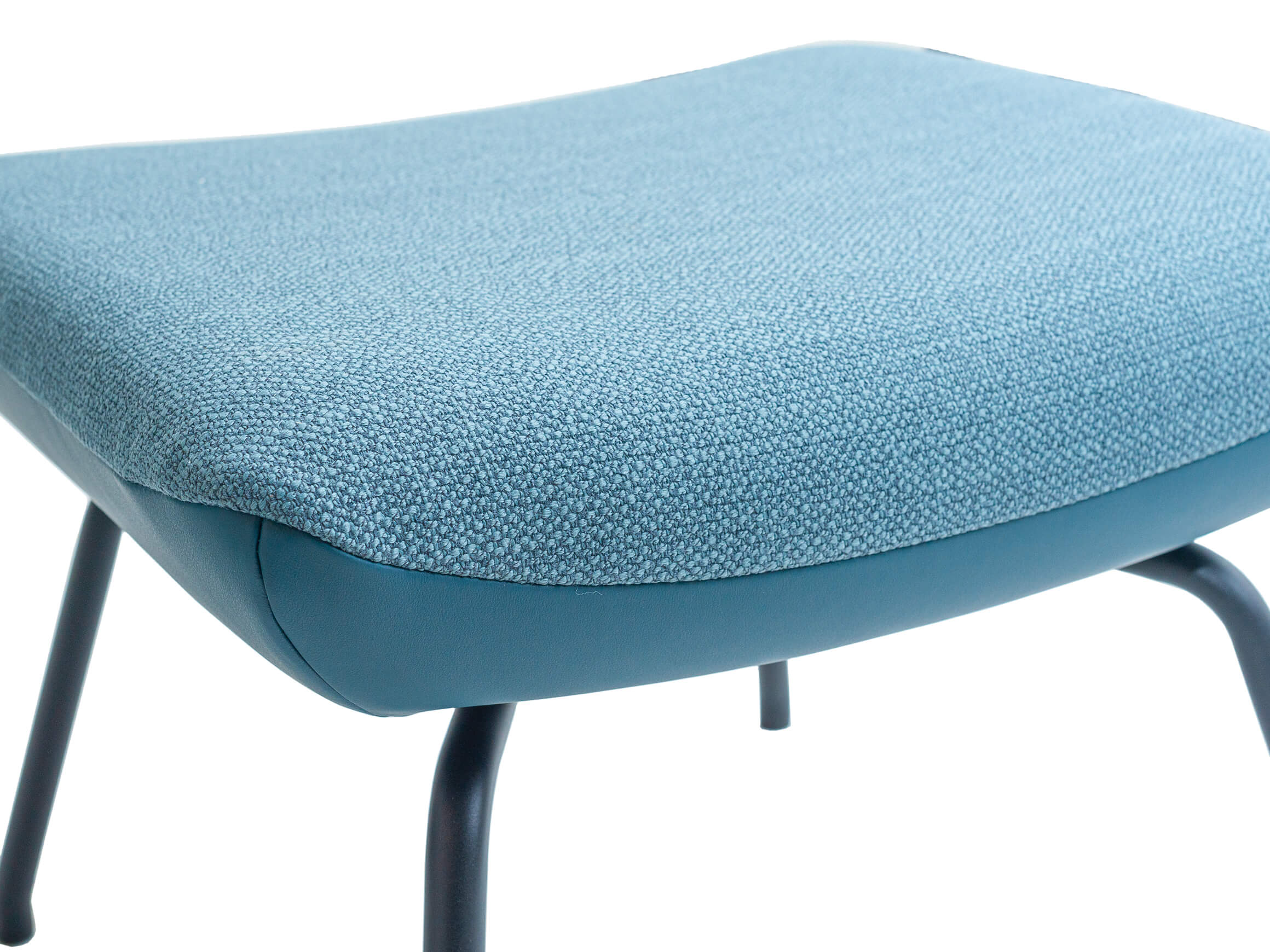 Dragon Candy armchair + stool / Colour: Colvert