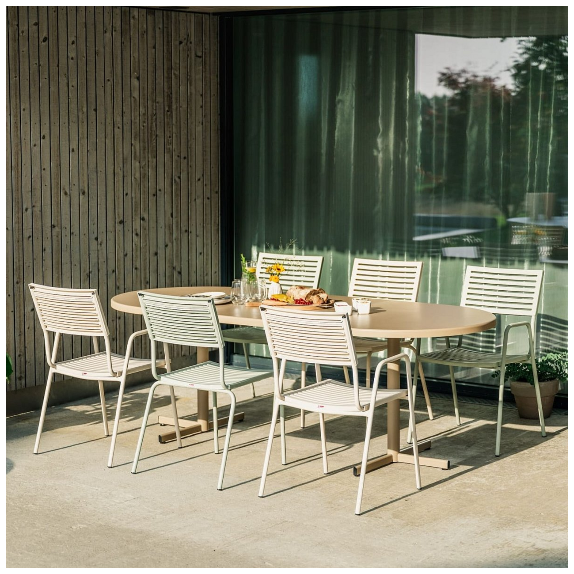 Bodensee Oval extendable table from Schaffner / Colour: red / Size: 160 ...