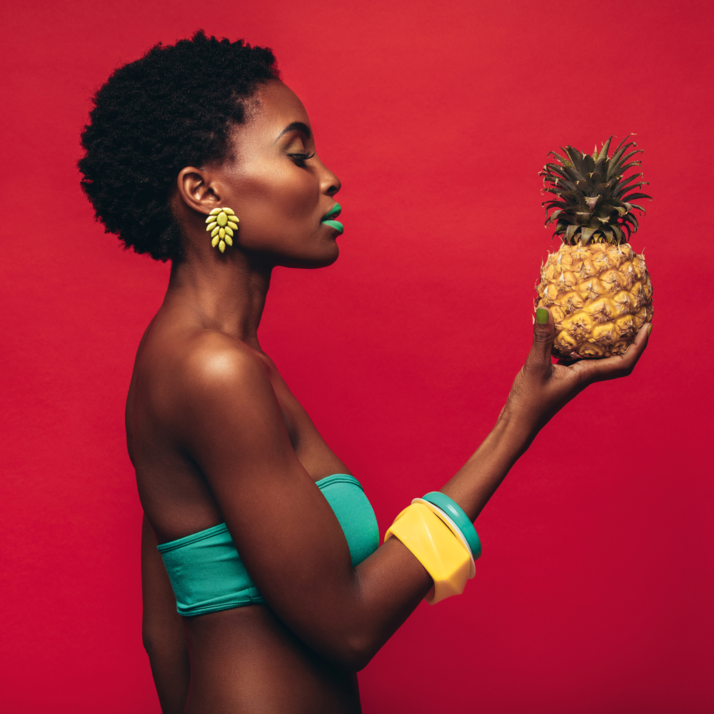 Alubild-Schönheit mit Ananas-image LAND