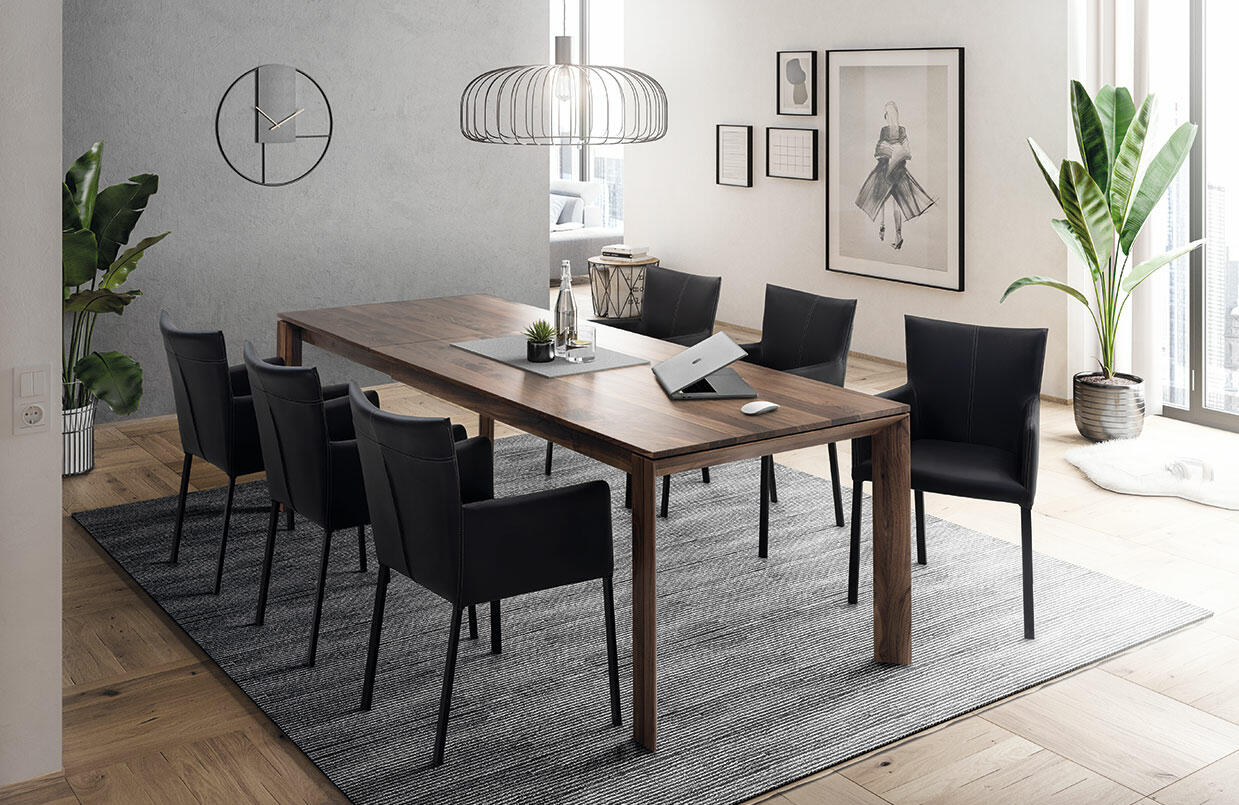 Armlehnstuhl Loredana Lüönd / Farbe: Dunkelbraun / Material: Leder