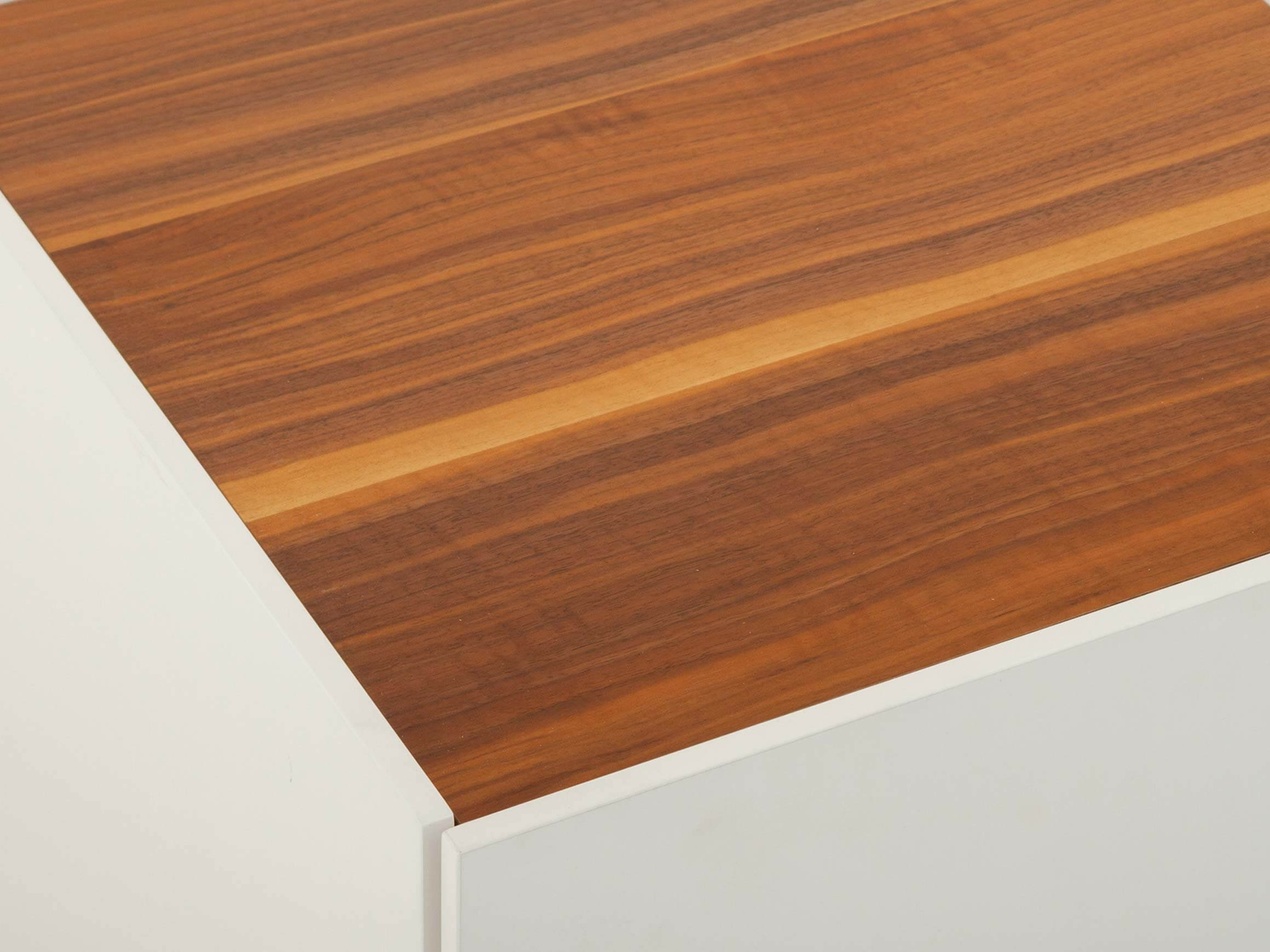 Nachttisch Primeart Nussbaum von Betschart