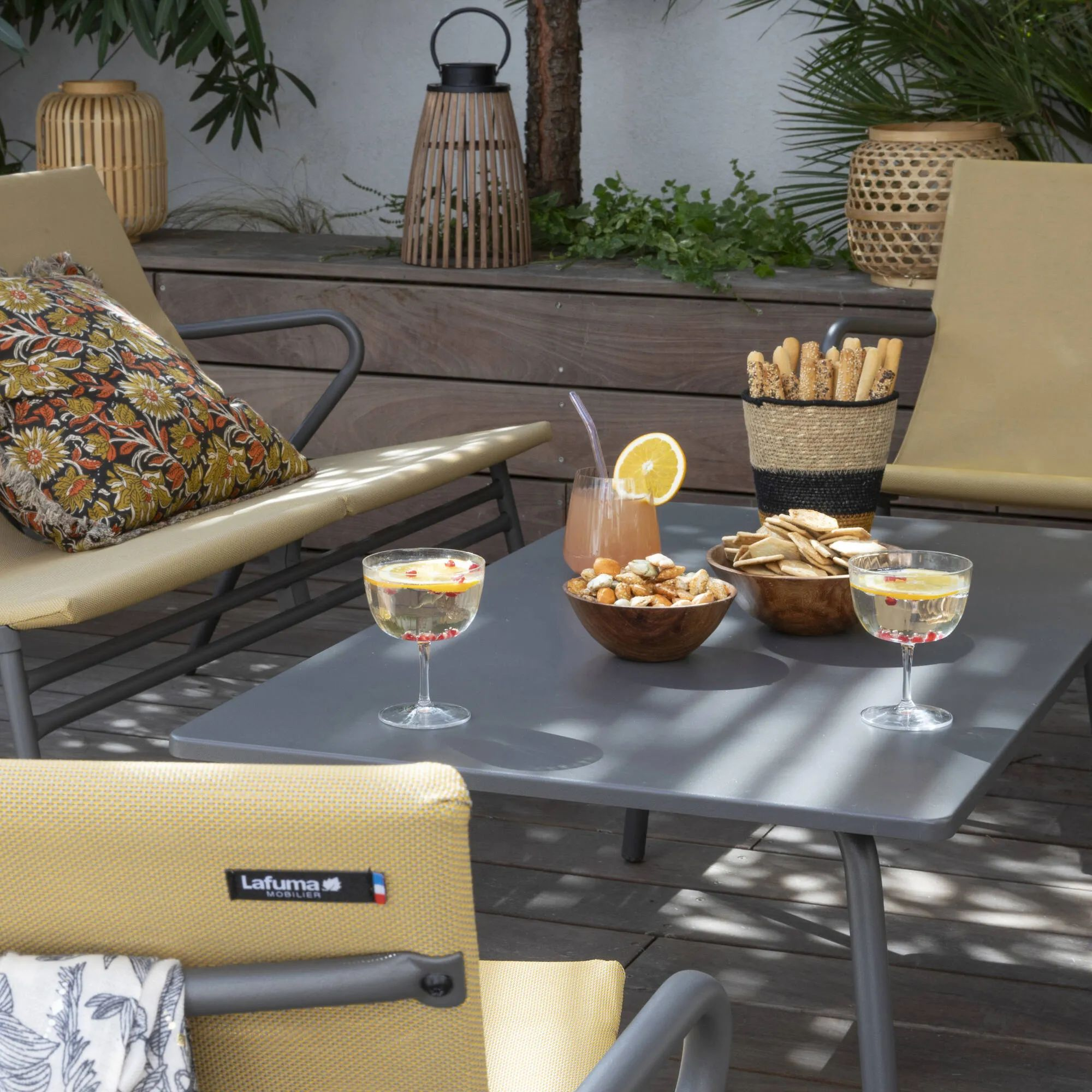 Table basse Vence de Lafuma Mobilier / Dimensions : 102 x 59 cm