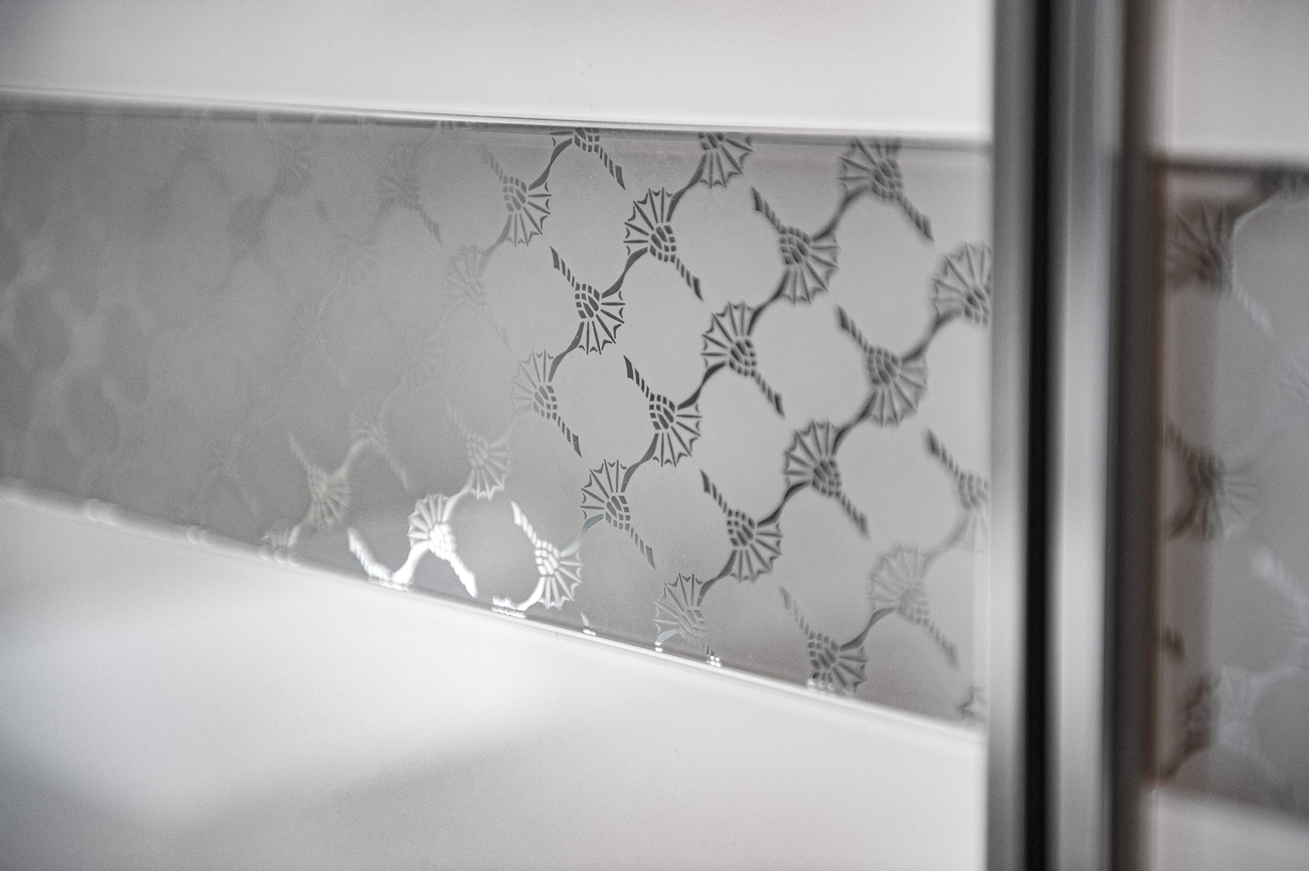 Drehtürenschrank-Gloss-Staud