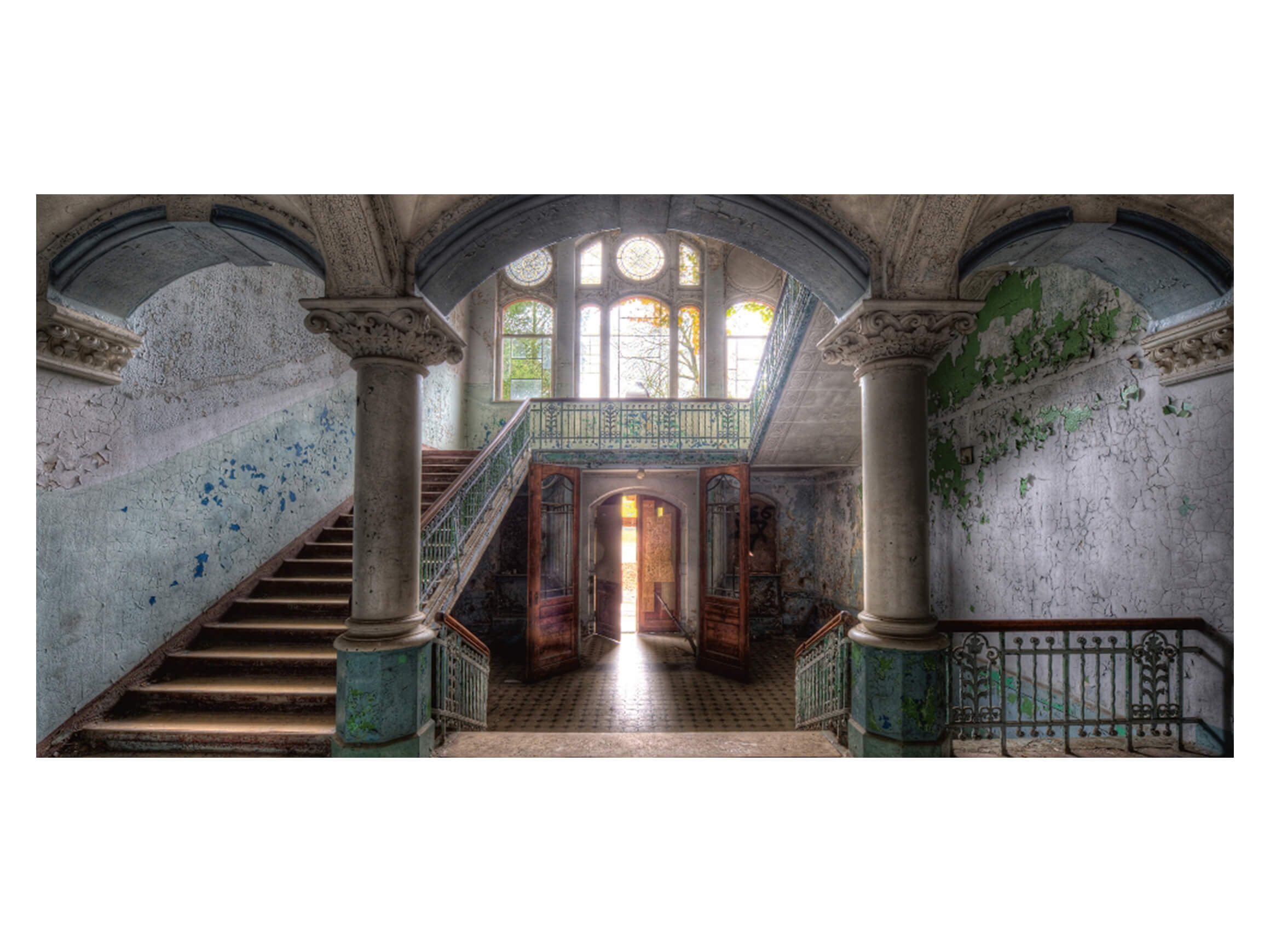 Digitaldruck auf Acrylglas Lost Place Treppenhaus 3 image LAND / Grösse: 198 x 140 cm