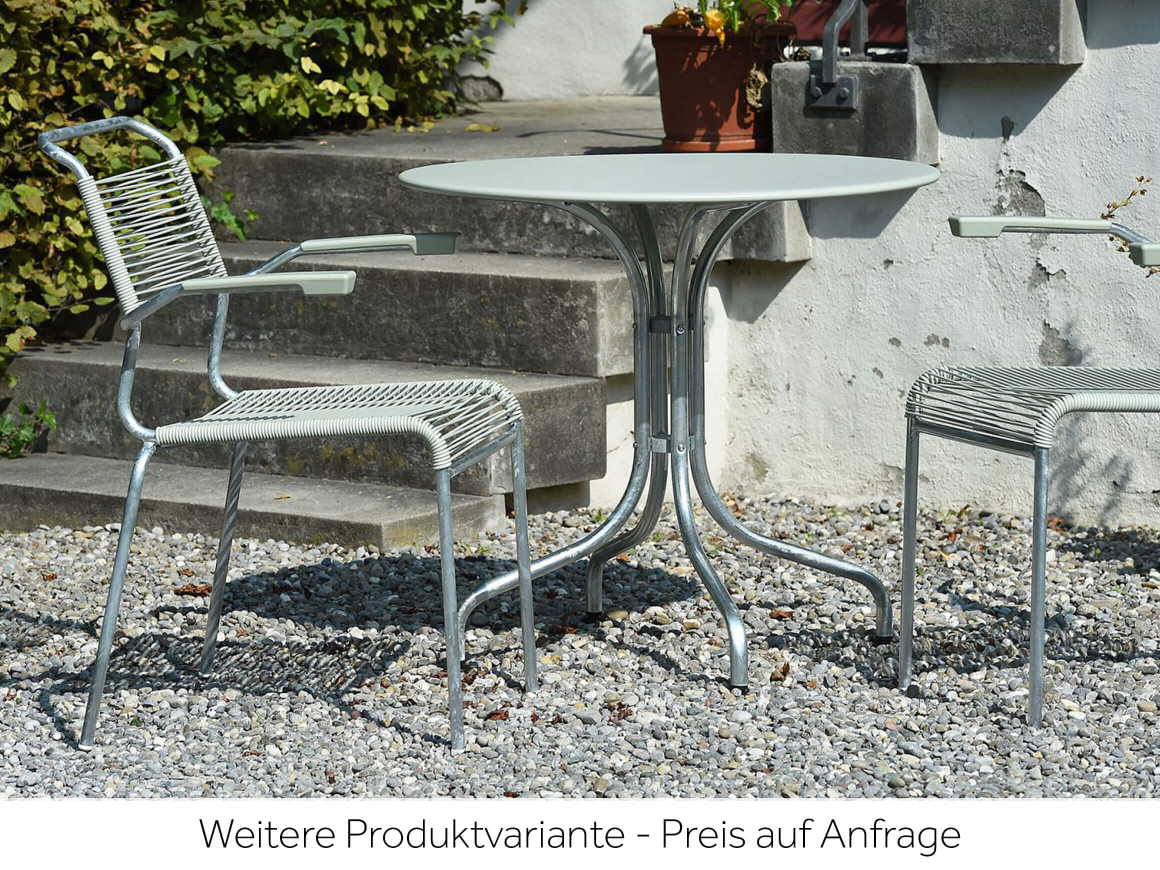 Spaghetti-Stuhl Säntis mit Armlehne Schaffner / Farbe: Rot