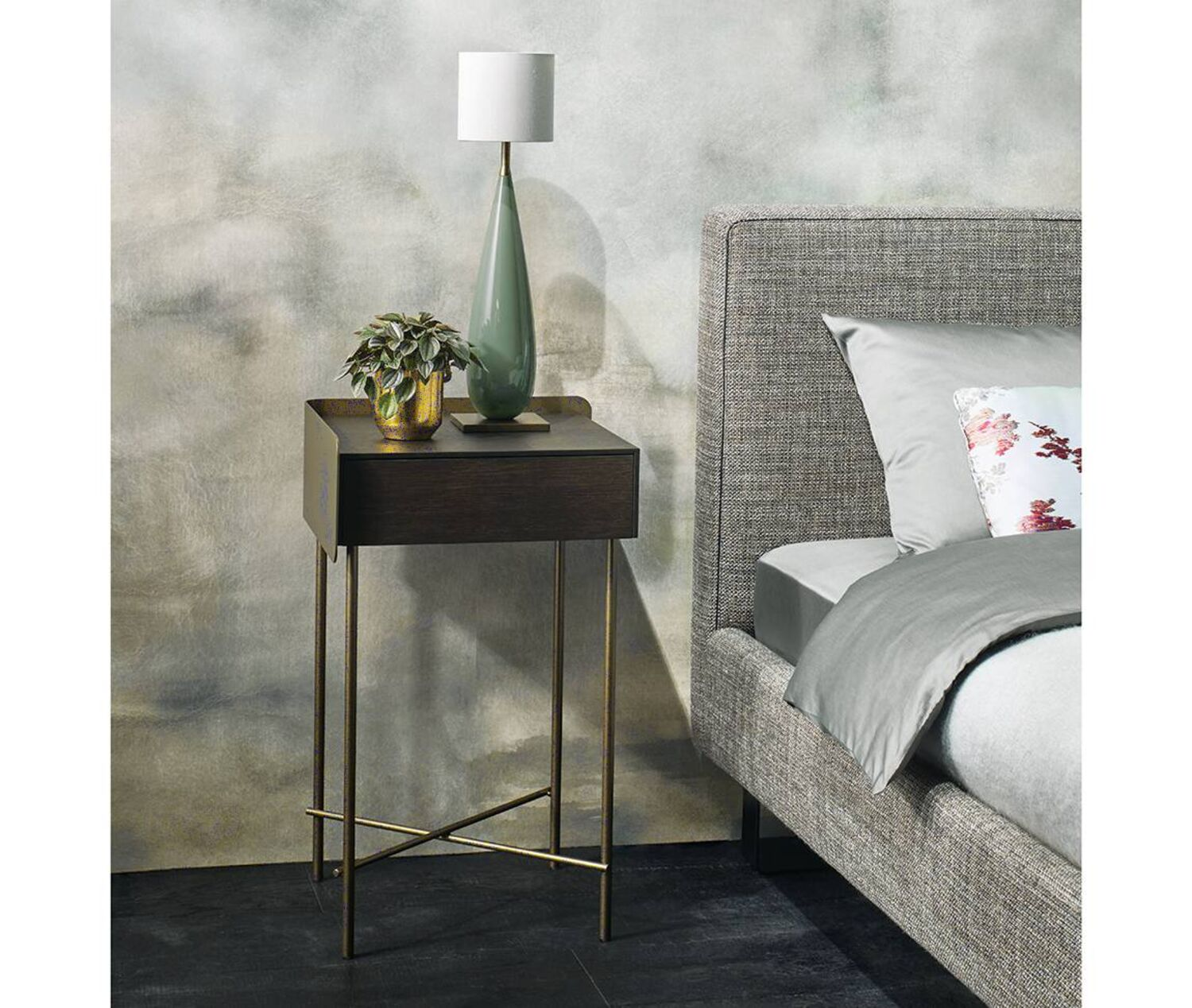 Beistelltisch Bela Links Ronald Schmitt / Farbe: Anthrazit