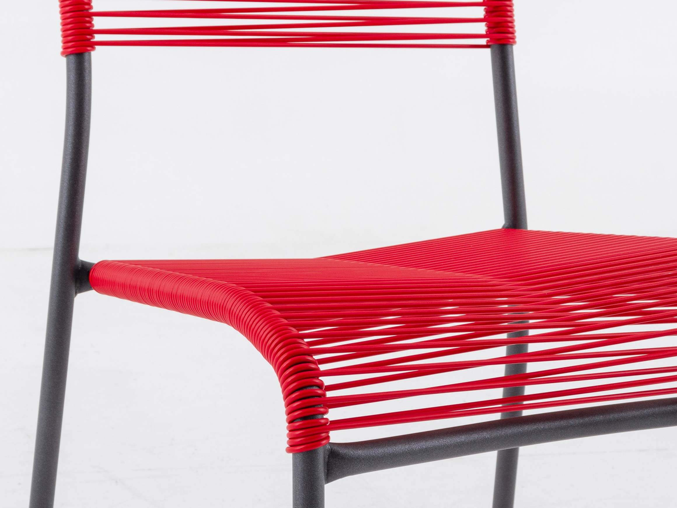 Spaghetti-Stuhl Mendrisio von Schaffner / Farbe: Rot / Grösse: 45 x 60 cm