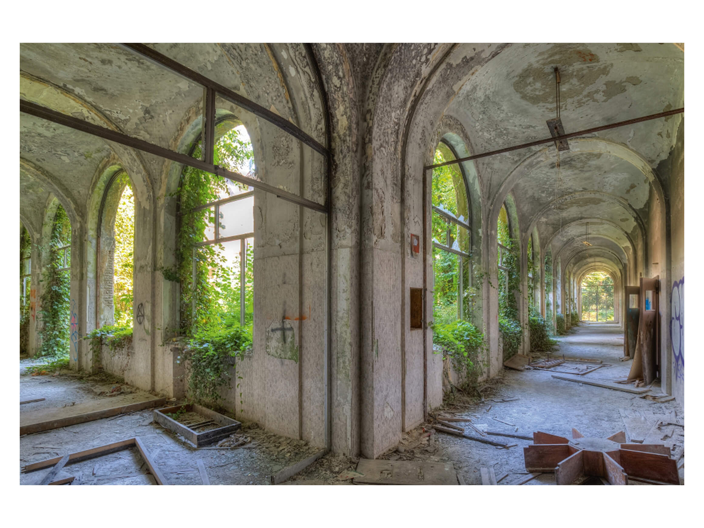 Digitaldruck auf Acrylglas Lost Place Geteilter Flur image LAND / Grösse: 120 x 80 cm