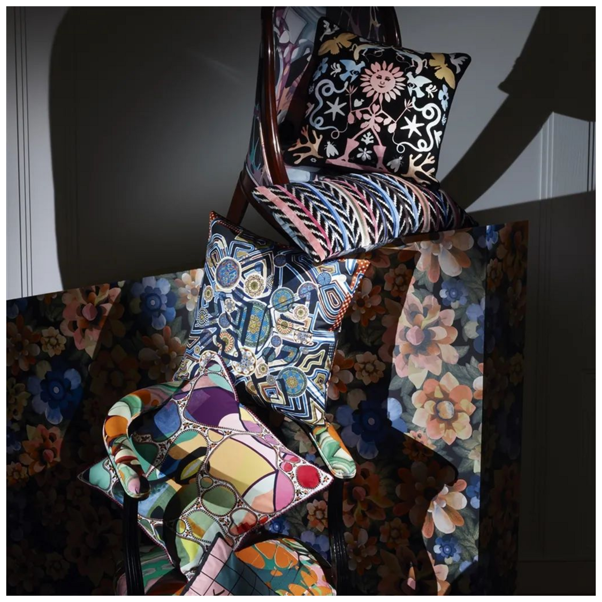 Kissen Omnitribe - Azur Designers Guild / Farbe: Mehrfarbig von Christian Lacroix Kissen Omnitribe - Azur Designers Guild / Farbe: Mehrfarbig von Christian Lacroix