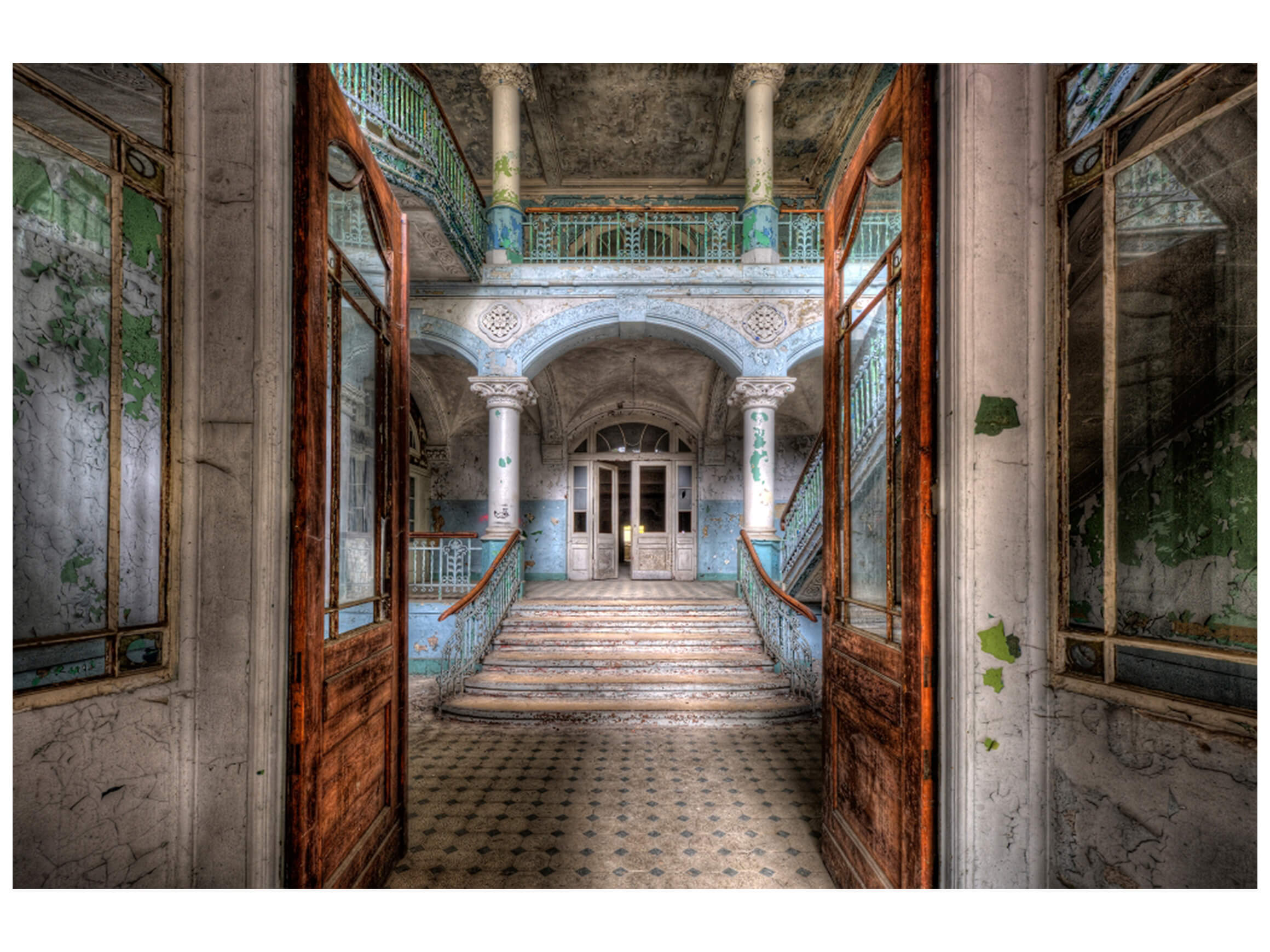 Digitaldruck auf Glas Lost Place Treppe 2 image LAND