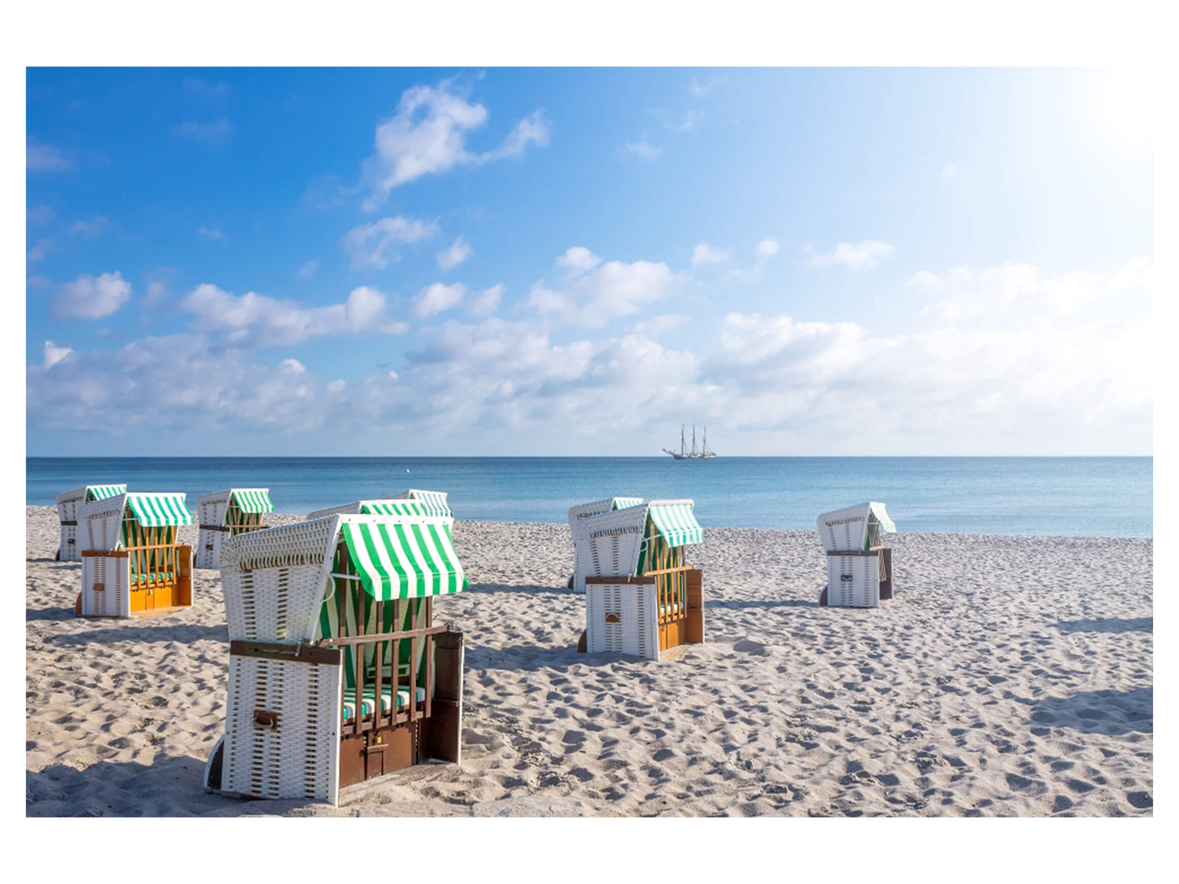 Digitaldruck auf Acrylglas Strandkörbe image LAND / Grösse: 150 x 100 cm