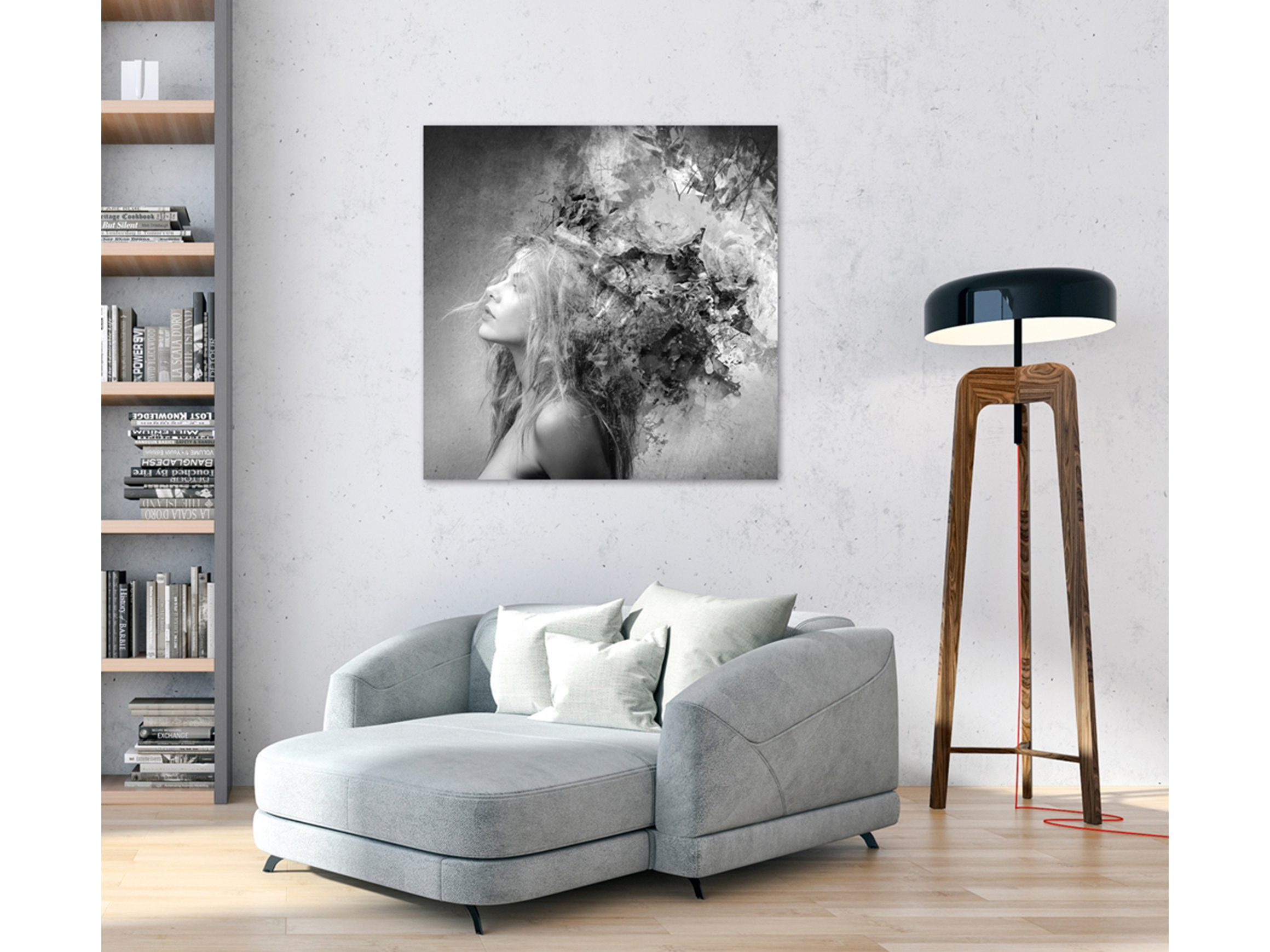 Bild Frau mit Blumenschmuck image LAND