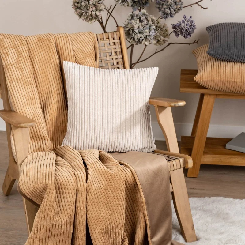 Plaid King Hellbraun 140x170 cm Sander AG / Grösse: 140 x 170 cm