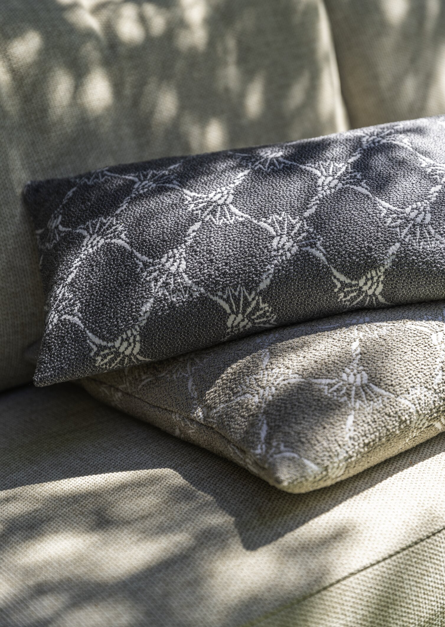 Decorative cushion Cornflower H: 10 cm from Joop Outdoor