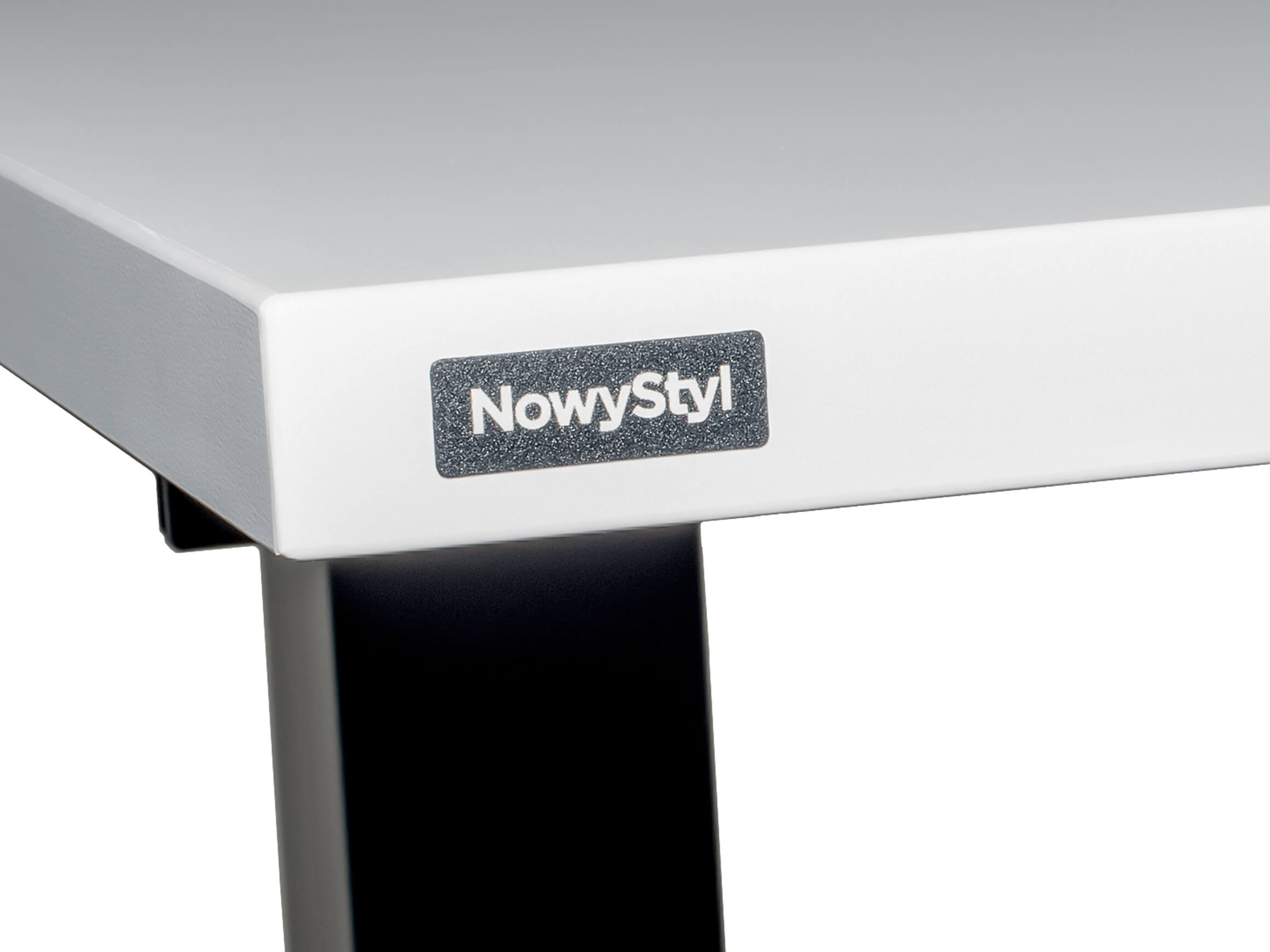 Schreibtisch Liftup Nowy Styl / Farbe: Platinum