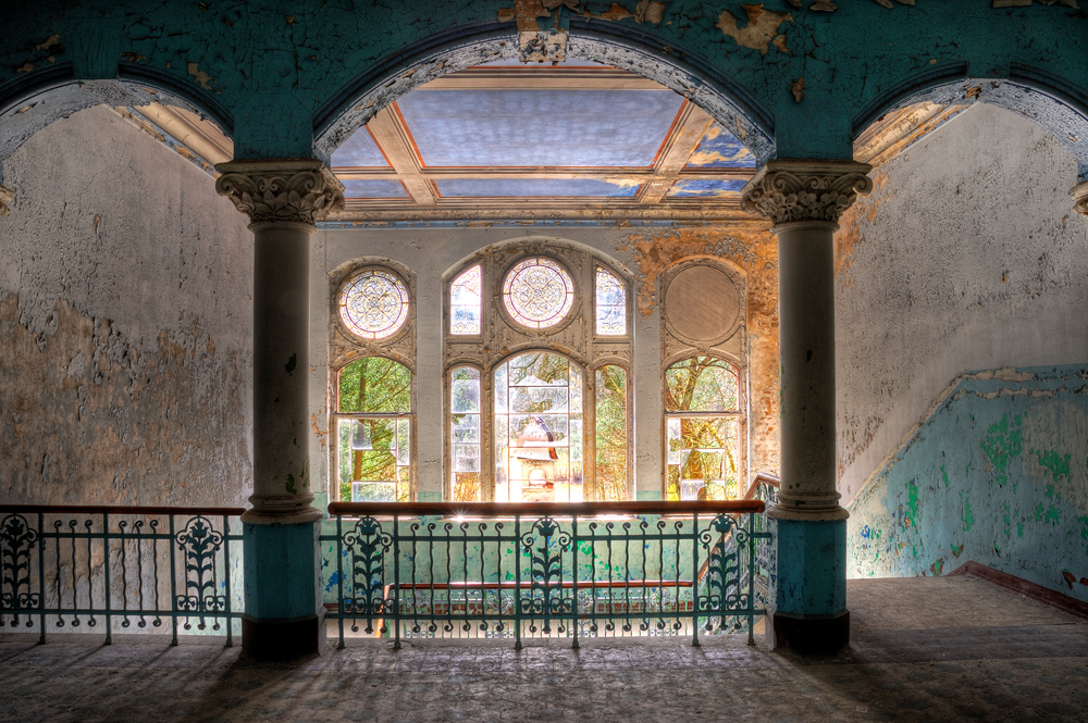 Alubild-Lost Place Treppenhaus 2-image LAND